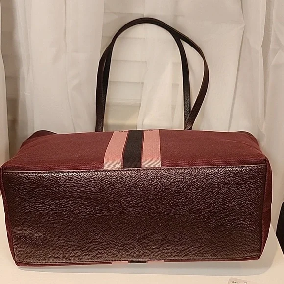 NWT Coach City Zip Tote Bag With Horse And Carriage - Picture 10 of 16